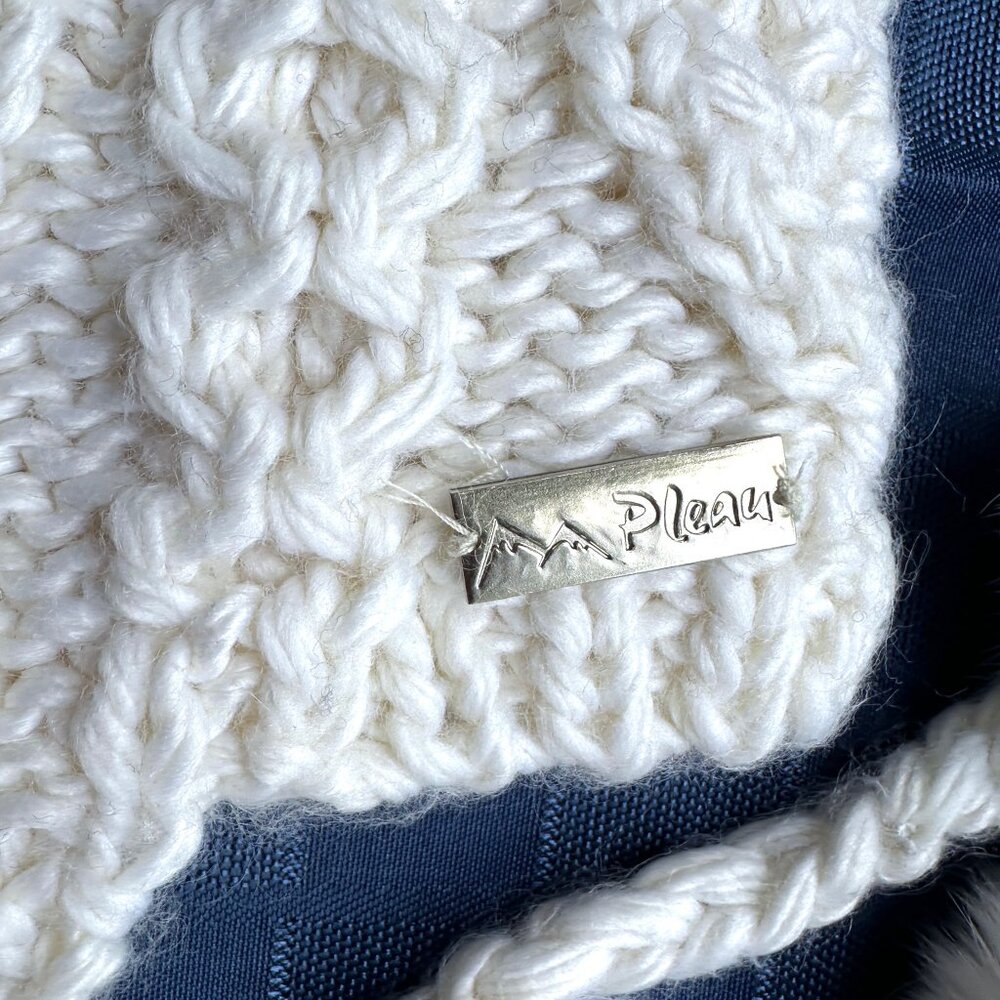 NEW - PLEAU Cable Knit Ivory Cream Logo signature Pom Hat - One size - Picture 2 of 8